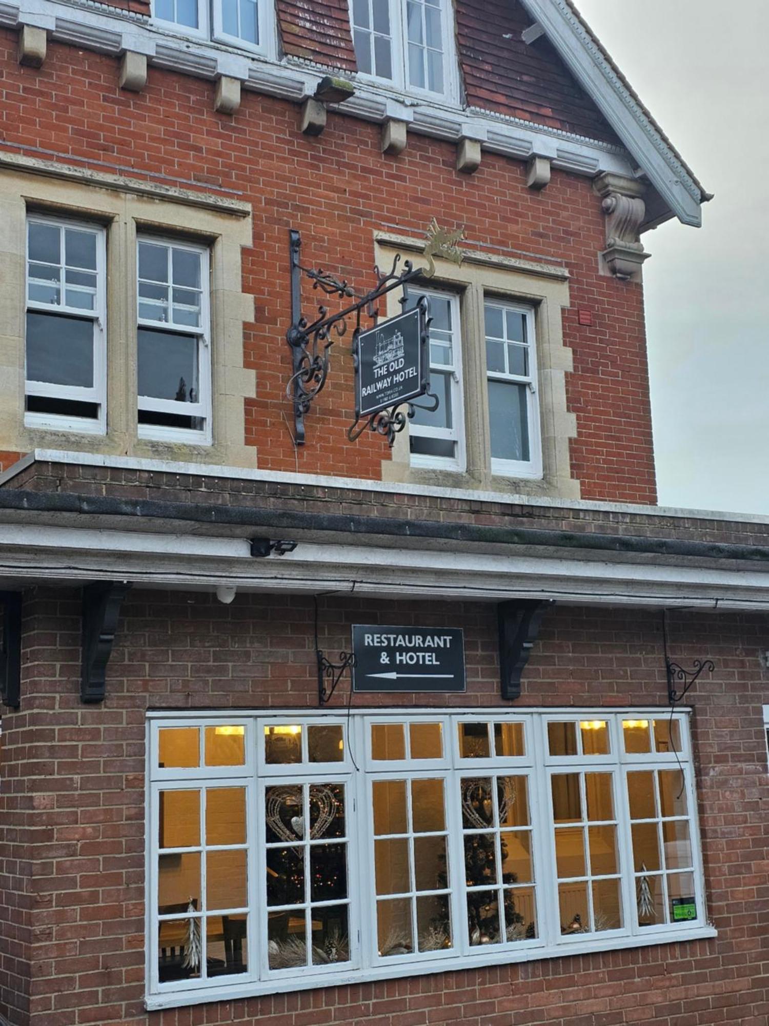 The Old Railway Hotel Porton Exterior photo